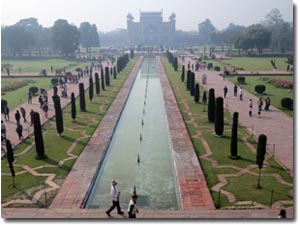 Jardines del Taj Mahal en Agra